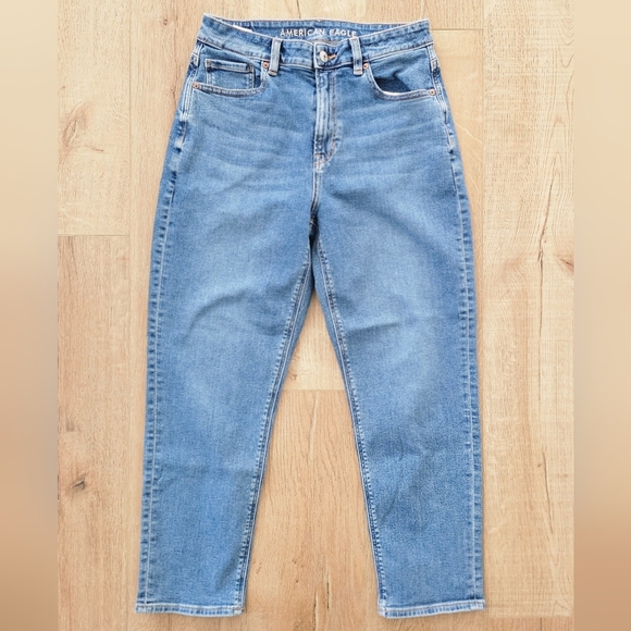 American Eaglr Stretch Curvy Mom Jean - Picture 1 of 7